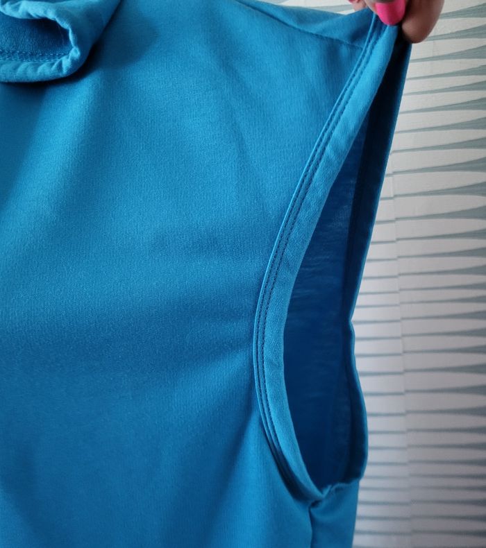 Tee-shirt sans manche et à capuche bleu taille XL Shein en excellent état - photo numéro 5