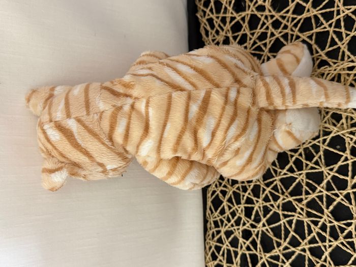 Peluche chat IKEA rayé roux yeux verts 30 cm - photo numéro 2