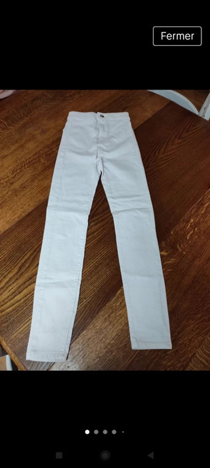 🌺 pantalon stretch blanc Bershka taille 32🌺