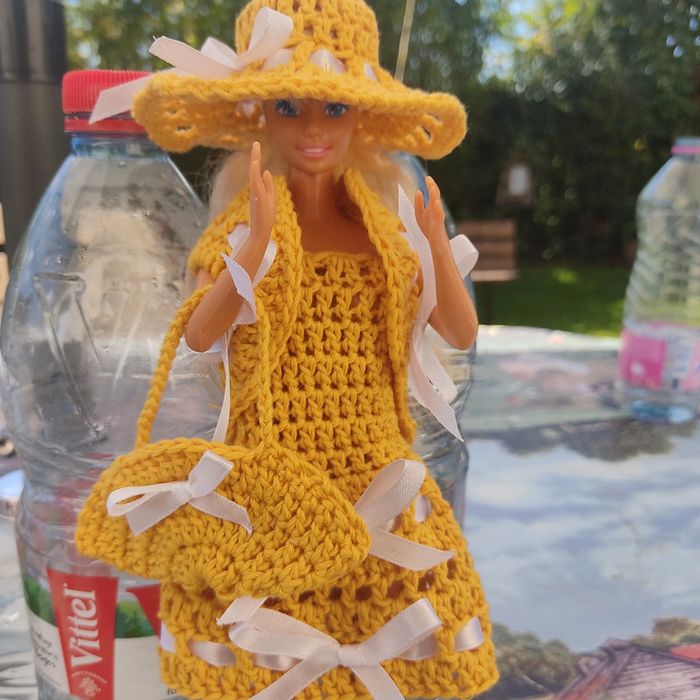 Vêtements pour Barbie 3 € - photo numéro 2