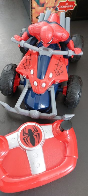 Voiture télécommandé spiderman