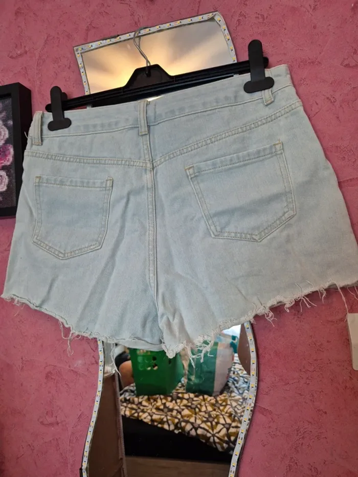 Short déchiré et effiloché - photo numéro 2