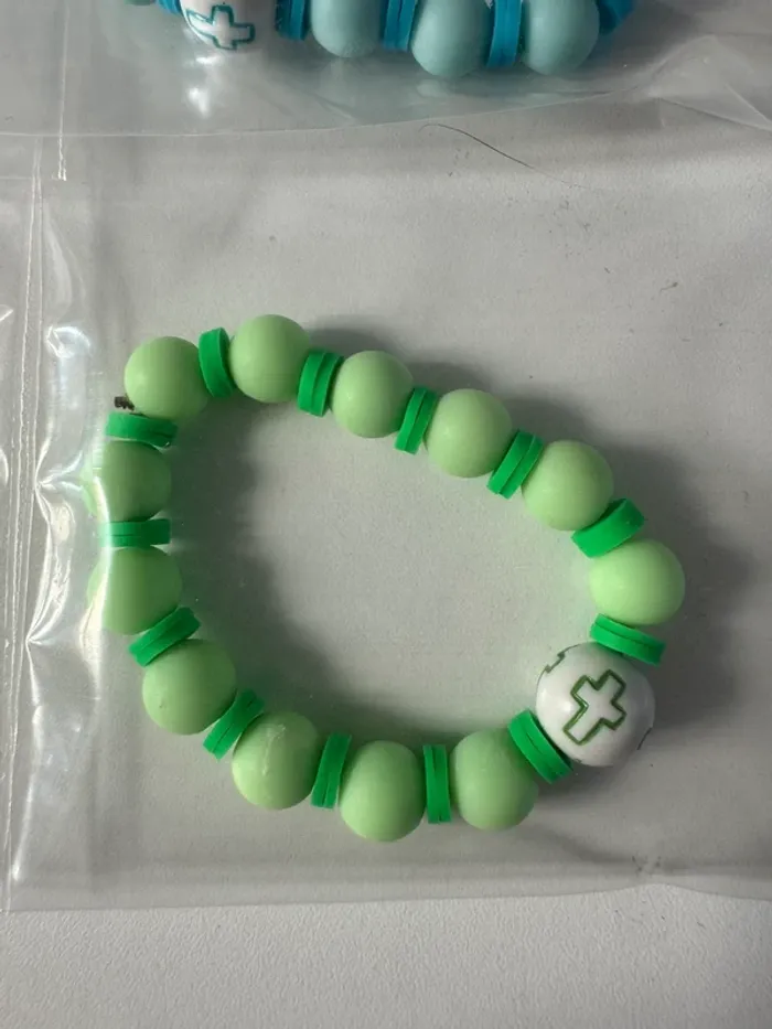 Lot de 5 bracelets avec croix - photo numéro 3