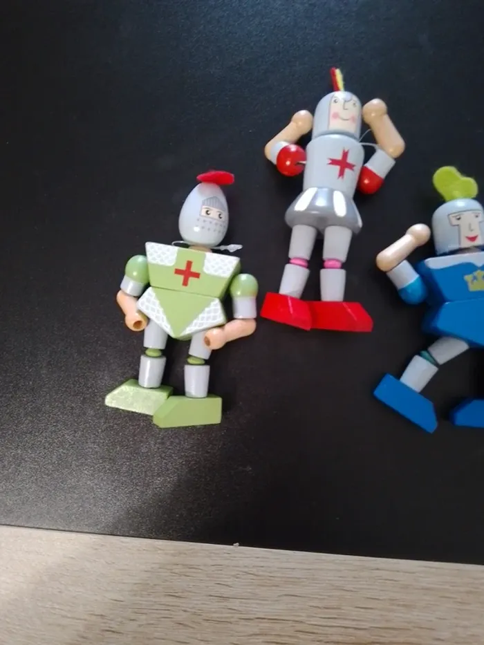 lot de 3 chevaliers en bois articulés - photo numéro 3