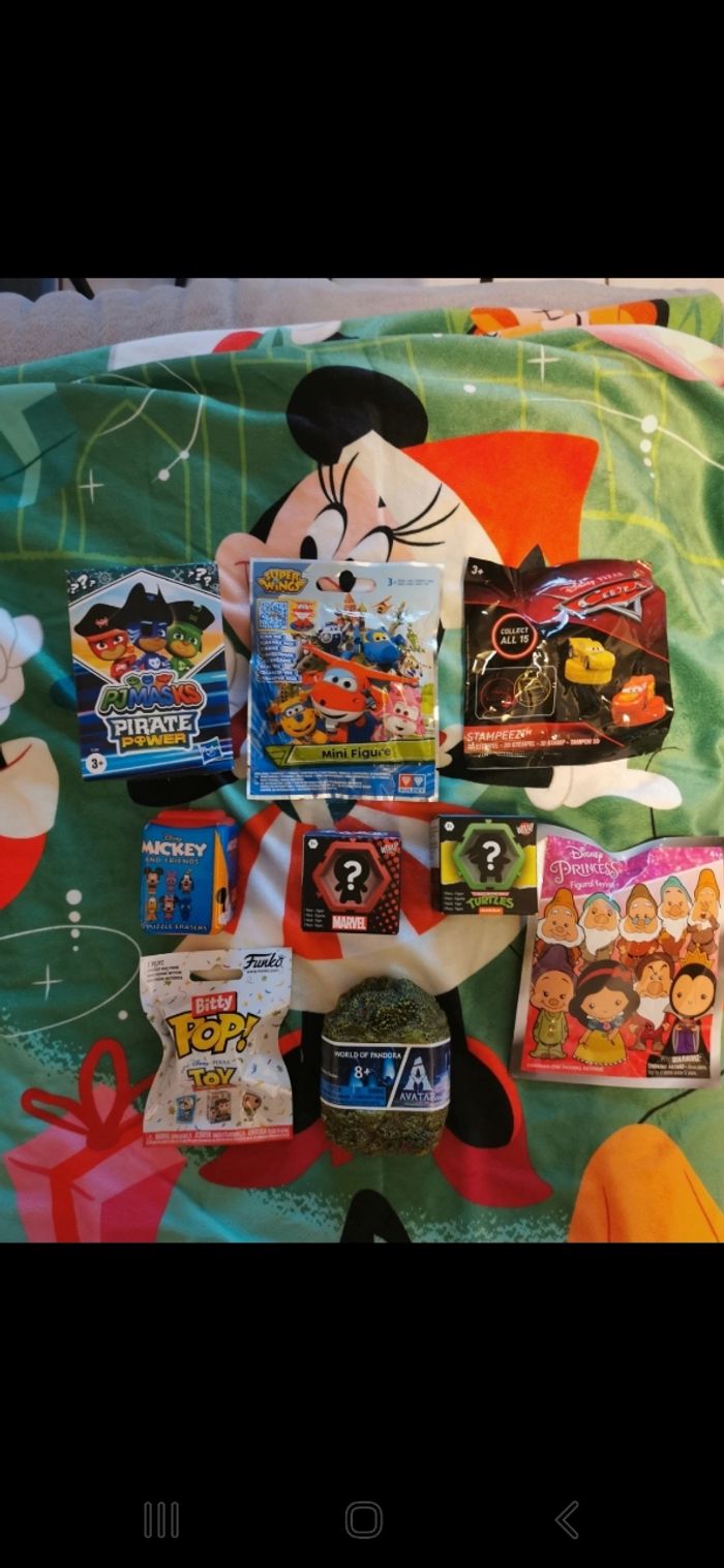 Lot figurines et autres Disney marvel