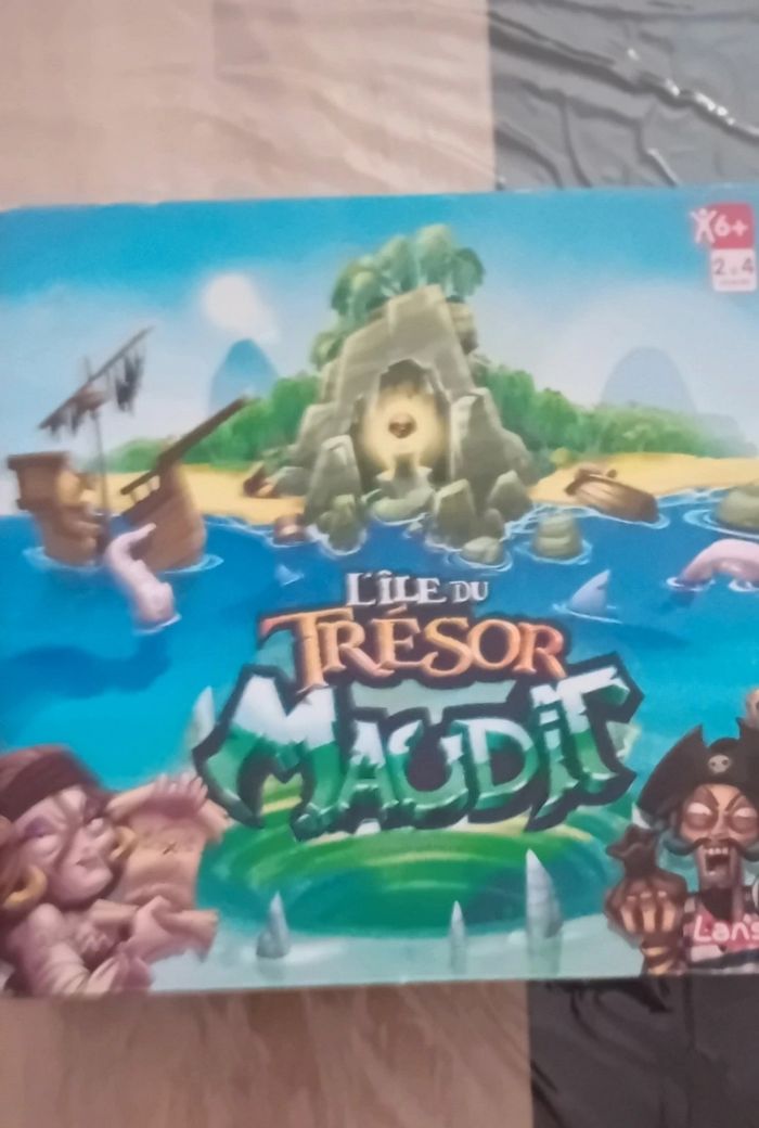 Jeu de société L'Île du Trésor Maudit  Lansay complet et en parfait état