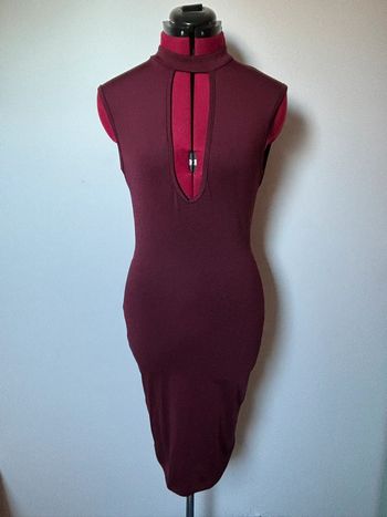 Superbe robe fourreau décolleté pigeonnant et dos nu avec finition dentelle S neuve