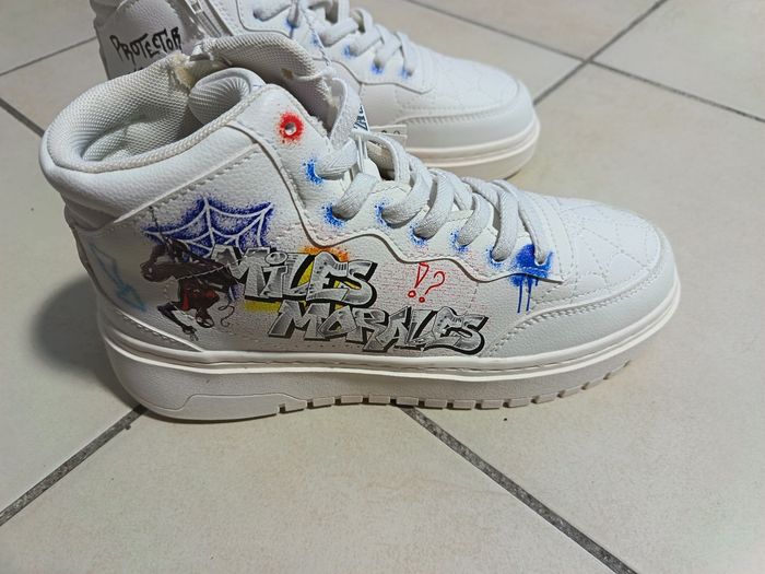 Baskets blanches Marvel neuves T36 - photo numéro 3