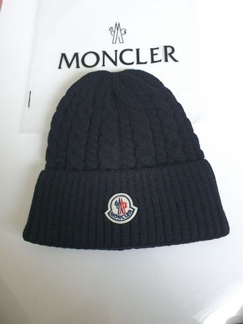 bonnet moncler neuf
