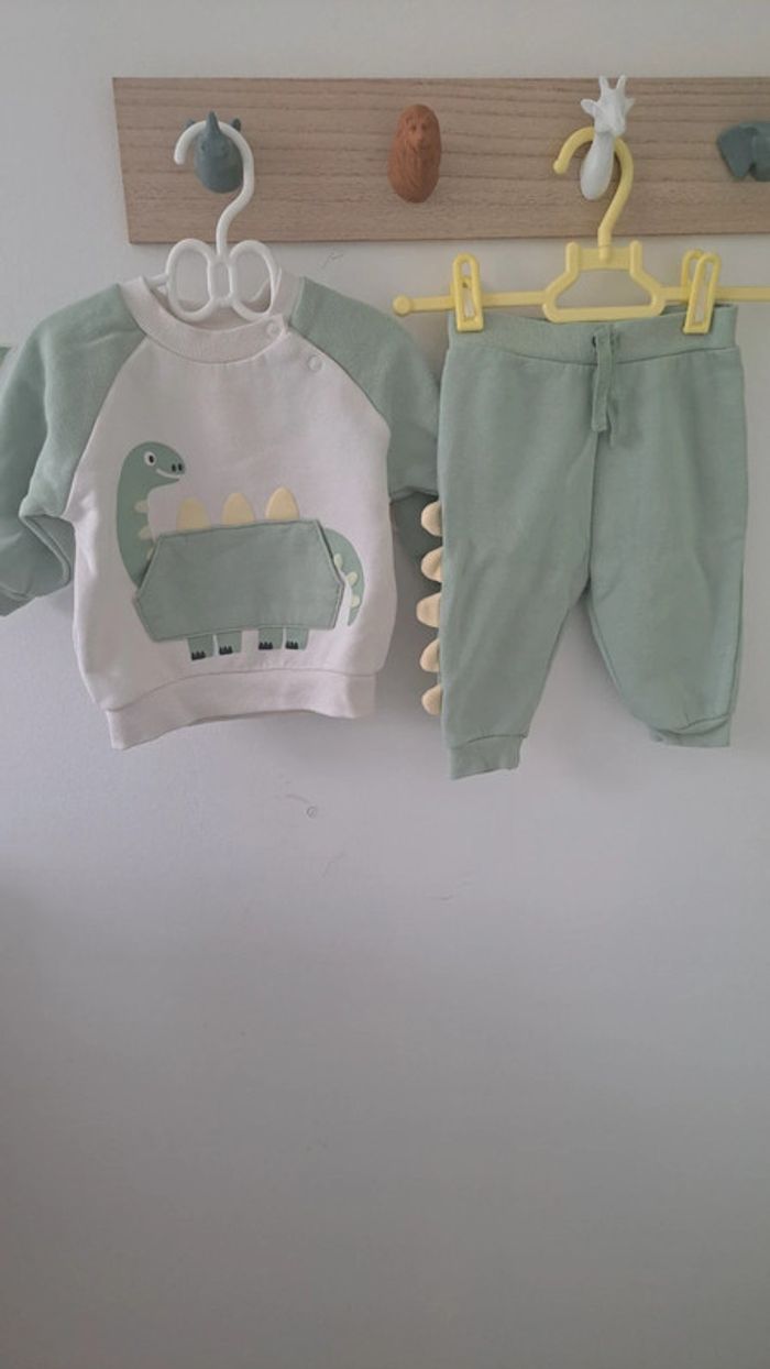 Ensemble 2 pièces dinosaure