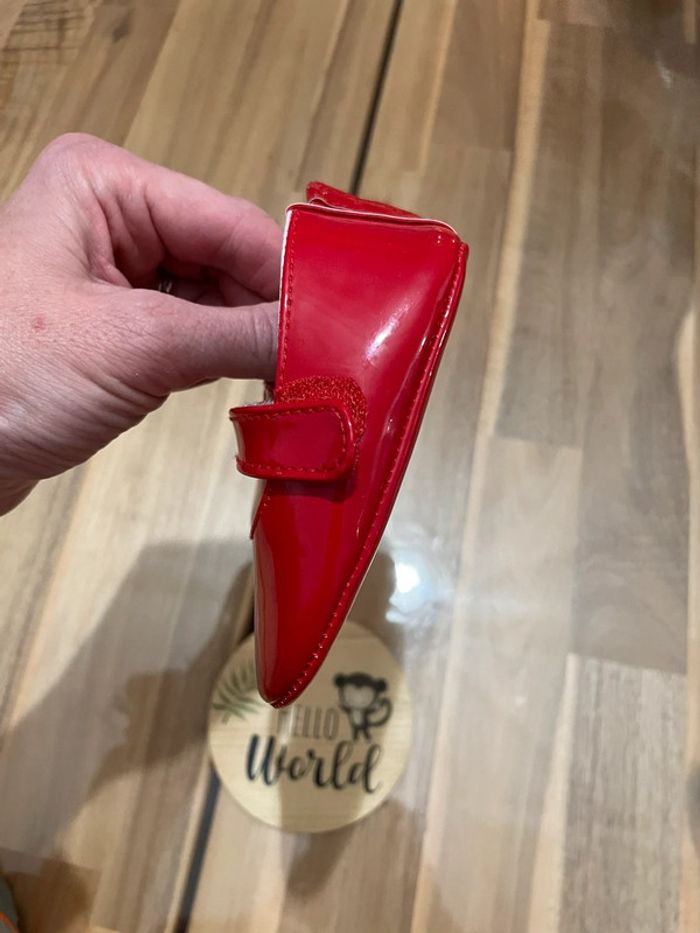 Une paire de ballerines pointure 19/20 - photo numéro 6