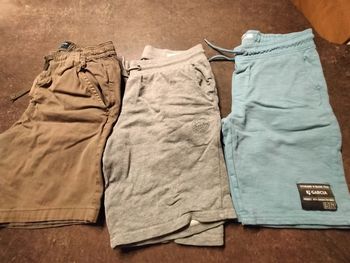 Lot de 3 bermudas en 16 ans