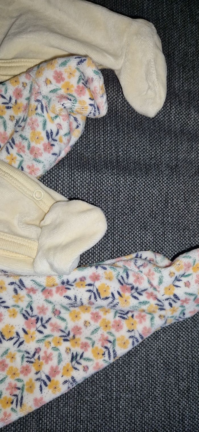 2 pyjamas 1 mois - photo numéro 5