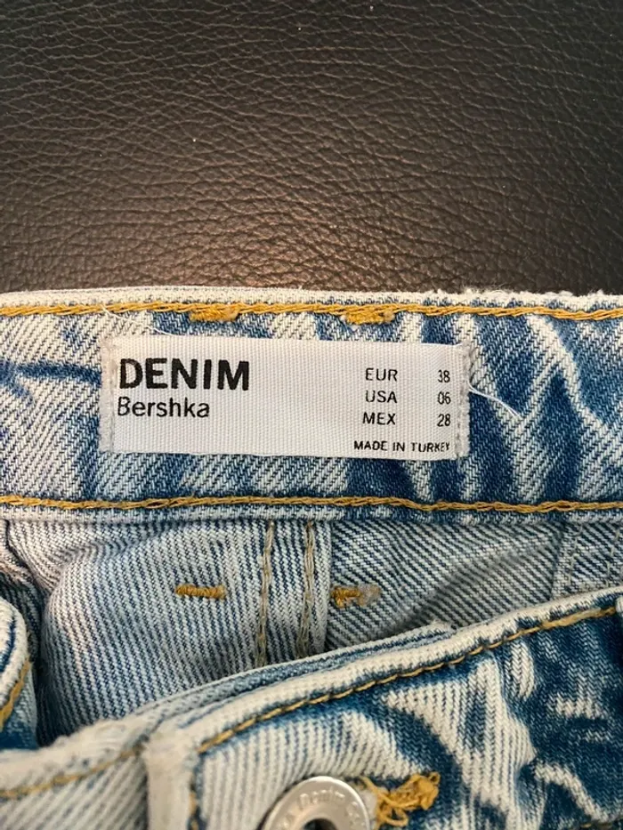 Short en jean destroy – Taille M – Bershka - photo numéro 3