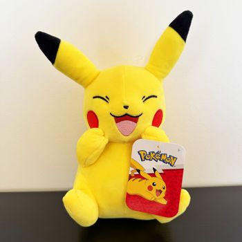 Pikachu Riant Peluche Pokémon 20cm Jazwares