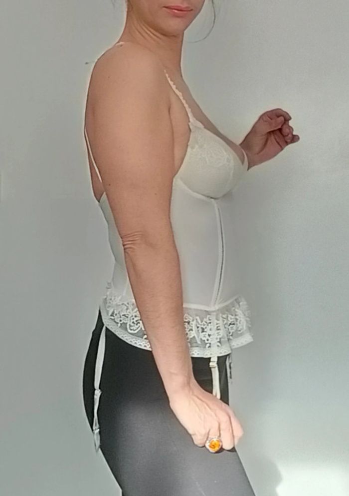 Bustier guepiere à portes jarretelles taille 85C - photo numéro 4