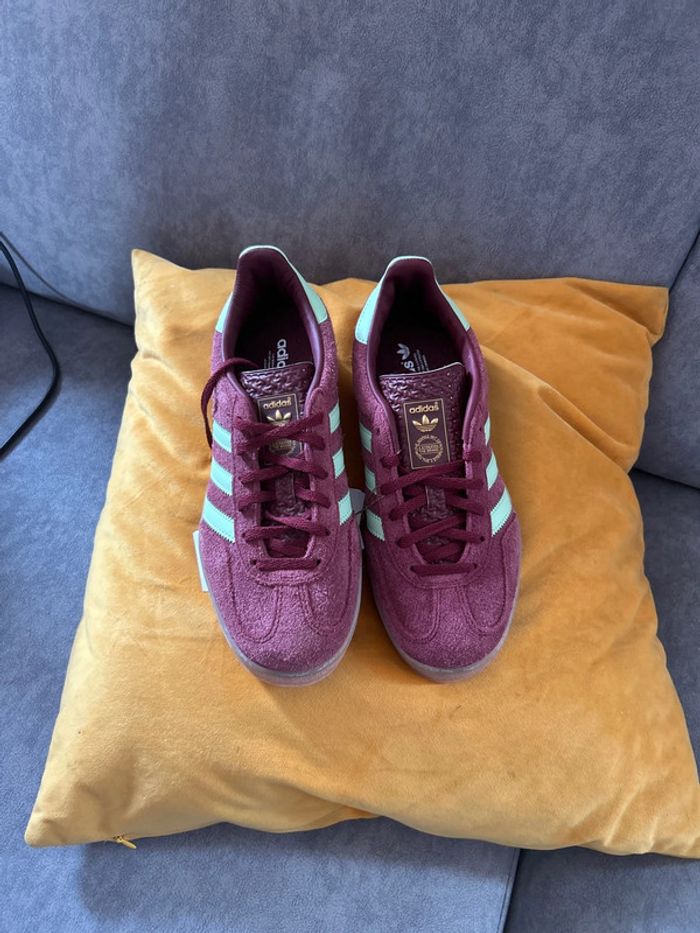 Baskets Adidas Gazelle Bordeaux