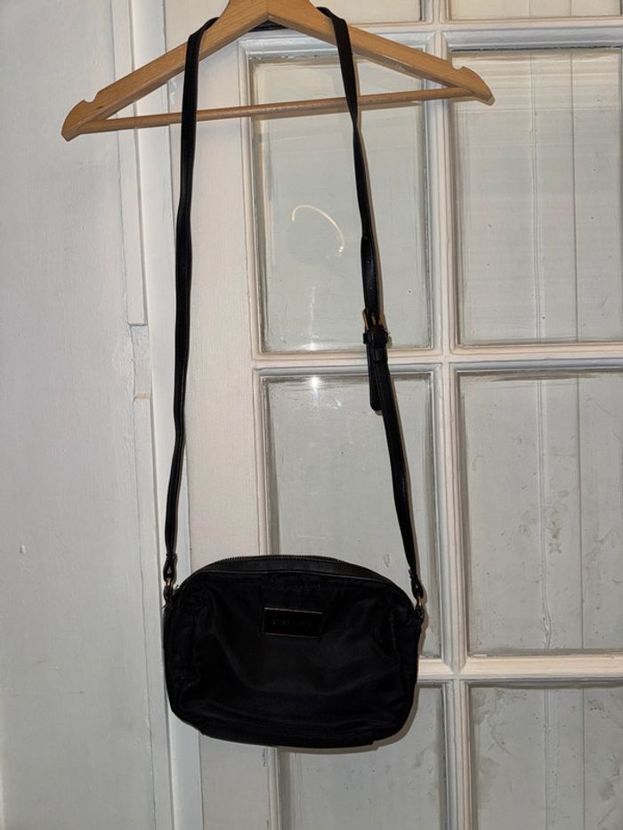 Sac bimba y Lola en toile Valeur 130 euros Plutôt en très bon état mais reste d’occasion