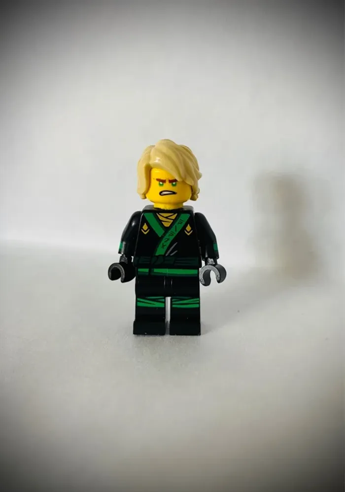 Minifigurine LEGO Ninjago njo311 - Lloyd, version Ninjago Movie - Très bon état - photo numéro 2