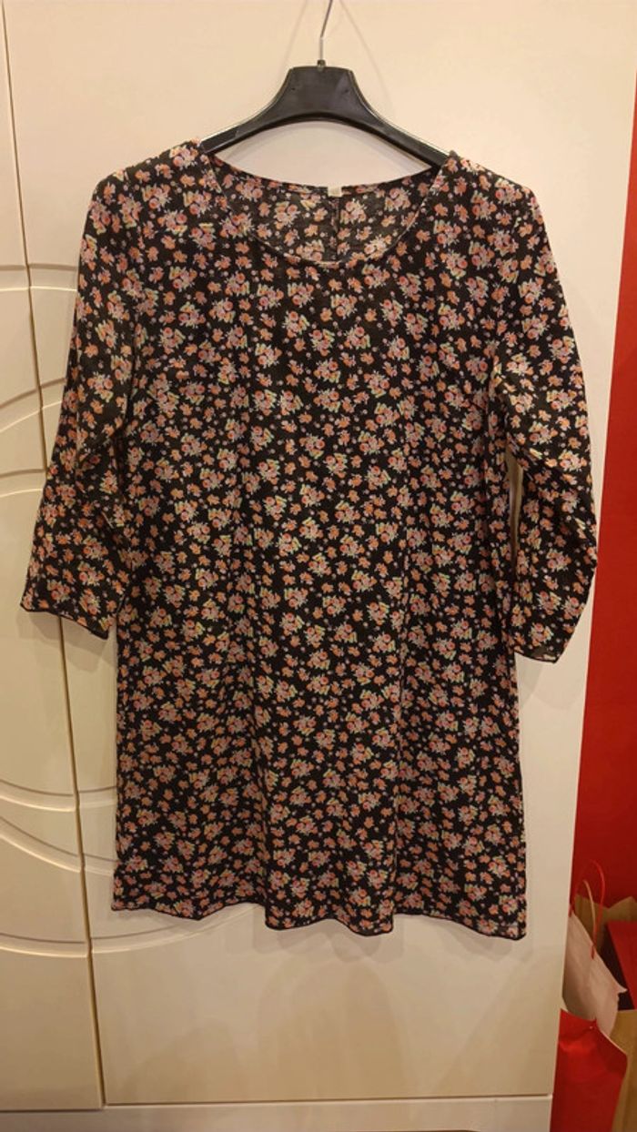 Vestito leggerissimo a fiorellini manica a 3/4