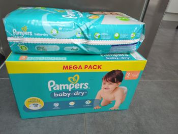 162 couches Pampers baby dry taille 3