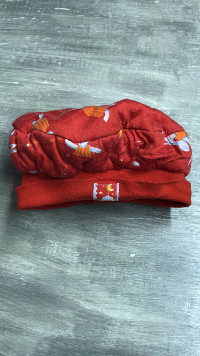 Béret rouge orangé