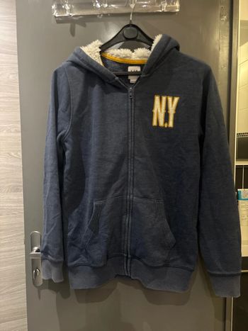 Gilet à capuche zippé