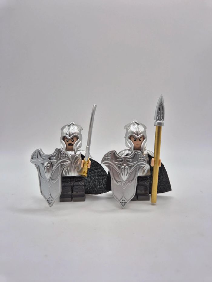 Figurines type lego 2 guerriers elfes seigneur des anneaux / hobbit