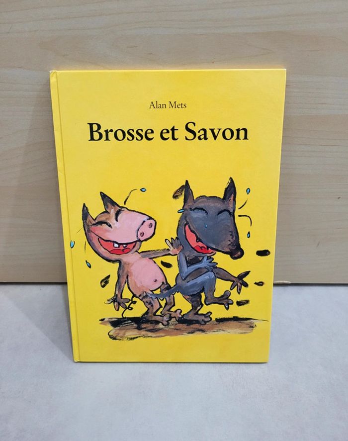 🌺 Livre rigide (école des loisirs) : Brosse et Savon