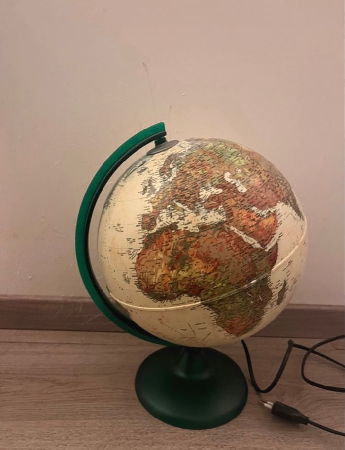 Globe terrestre lumineux