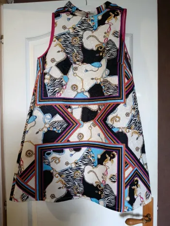 Neuve Robe Lili Sidonio Molly Bracken taille S motif classe originale