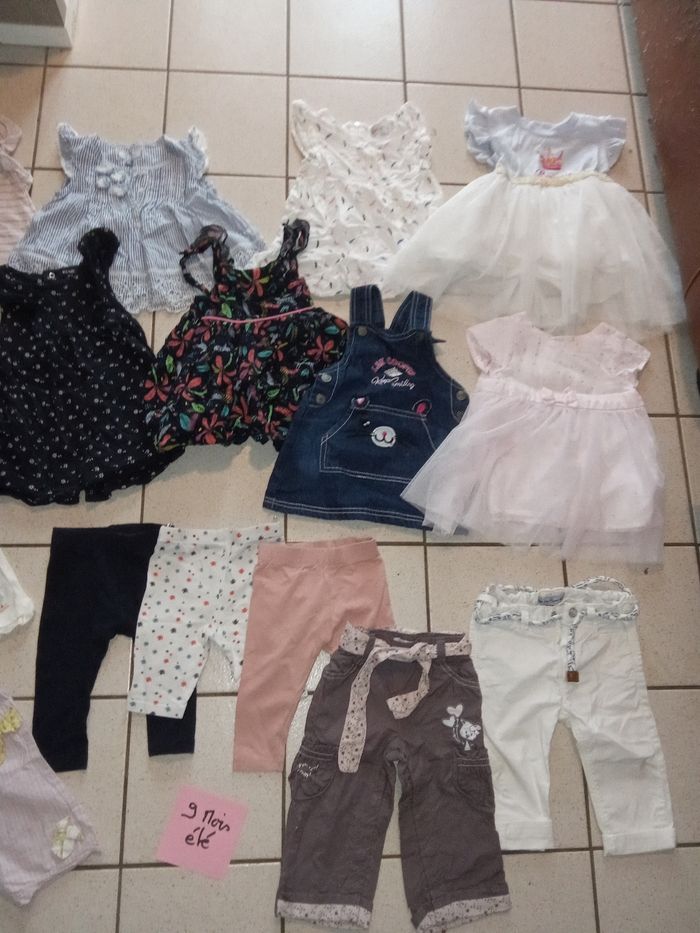 Lot de 17  vêtements mi saison, été, bébé fille 9 mois , robes jean, tutu,   leggings, pantalons, rose, blanc, marine, noir, fleuri, rouge, tunique, blouse - photo numéro 3