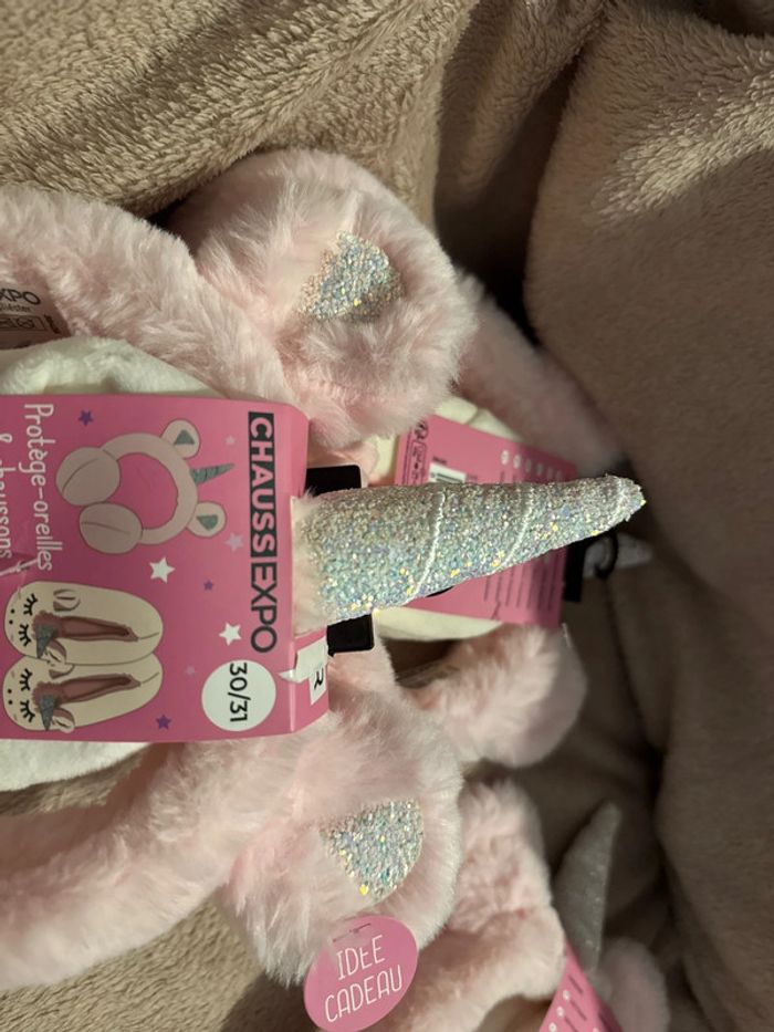 Protège oreille et chaussons licornes - photo numéro 2