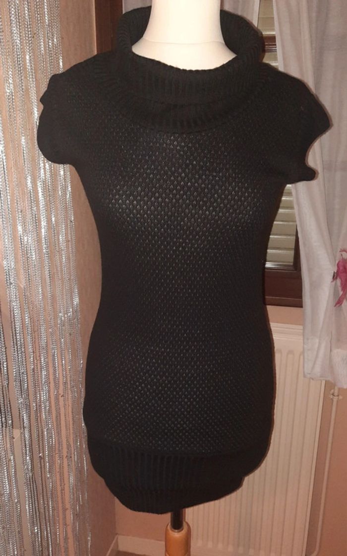 Pull noir long / robe pull - col roulé manches courtes