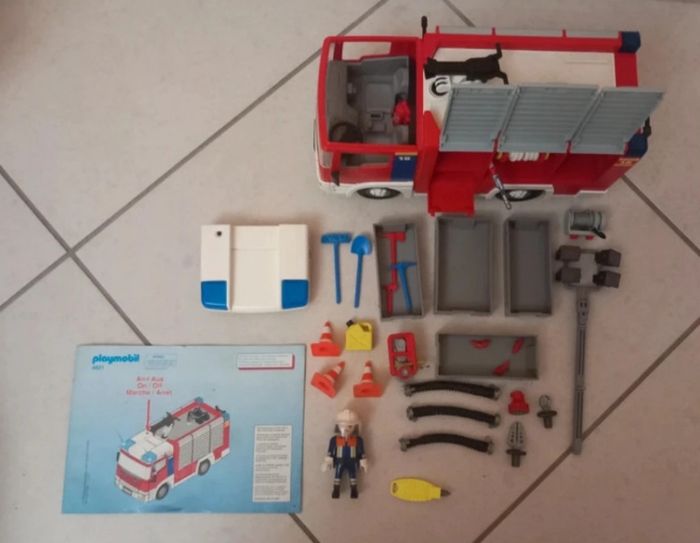 Camion d'intervention des pompiers Playmobil - photo numéro 3