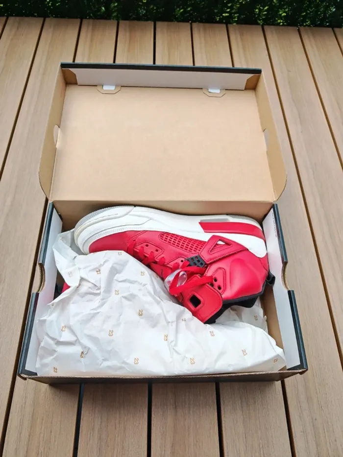 Jordan Max Aura 5 Black University Red 44,5 - photo numéro 5