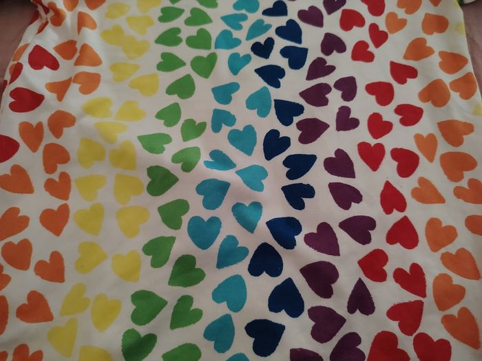 T-shirt cœurs multicolores - photo numéro 2