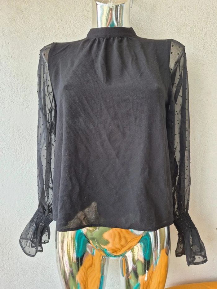 Chemisier avec tulle en bras à pois transparent