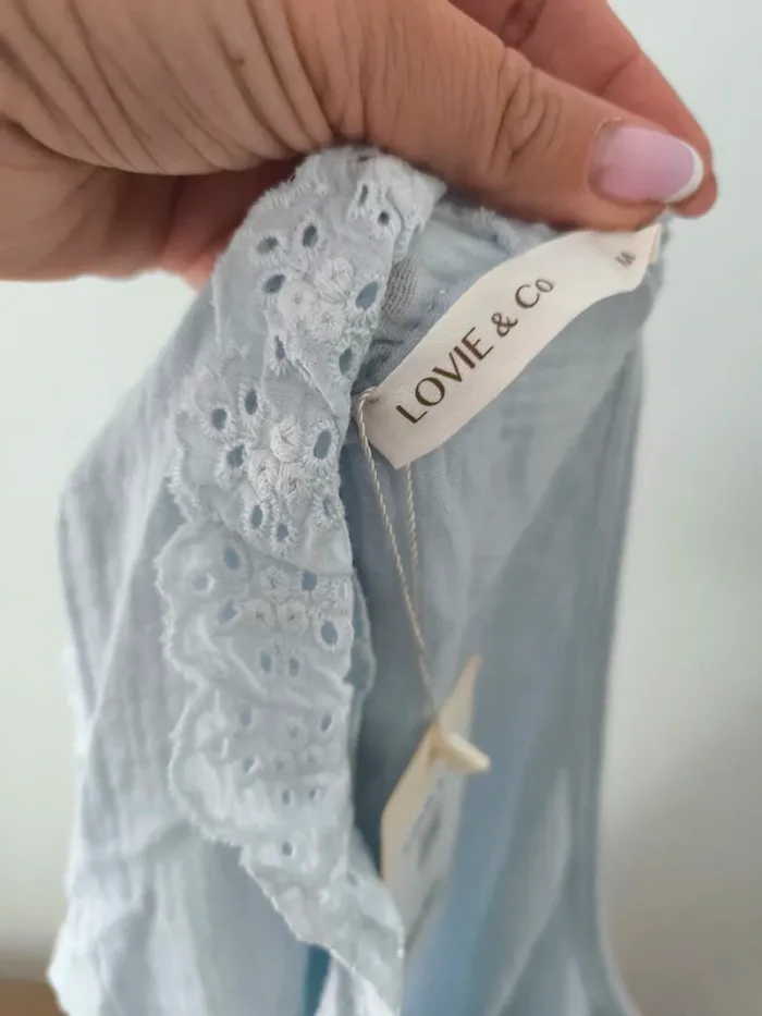 Haut bleu clair Lovely & Co – Taille M – Neuf avec étiquette - photo numéro 4