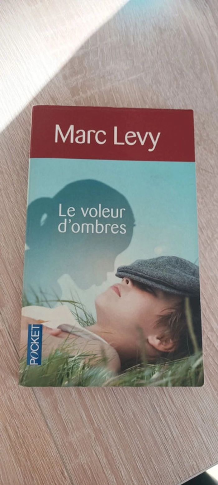 Livre le voleur d'ombre Marc Levy