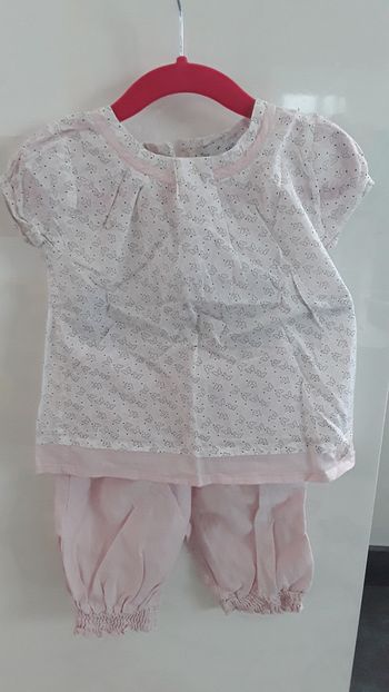 Ensemble t shirt manches courtes et pantalon