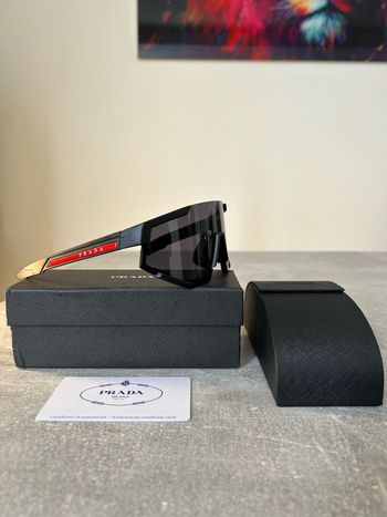 Prada Linea Rossa PS 04WS Noir/Rouge