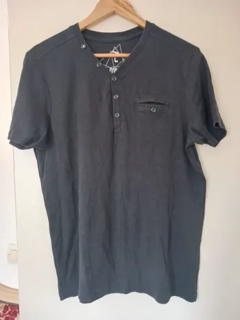 Tee shirt