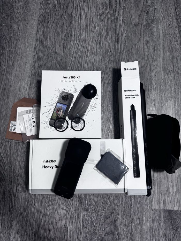 Insta 360 X4 Moto Multiview Bundle + housse thermique.