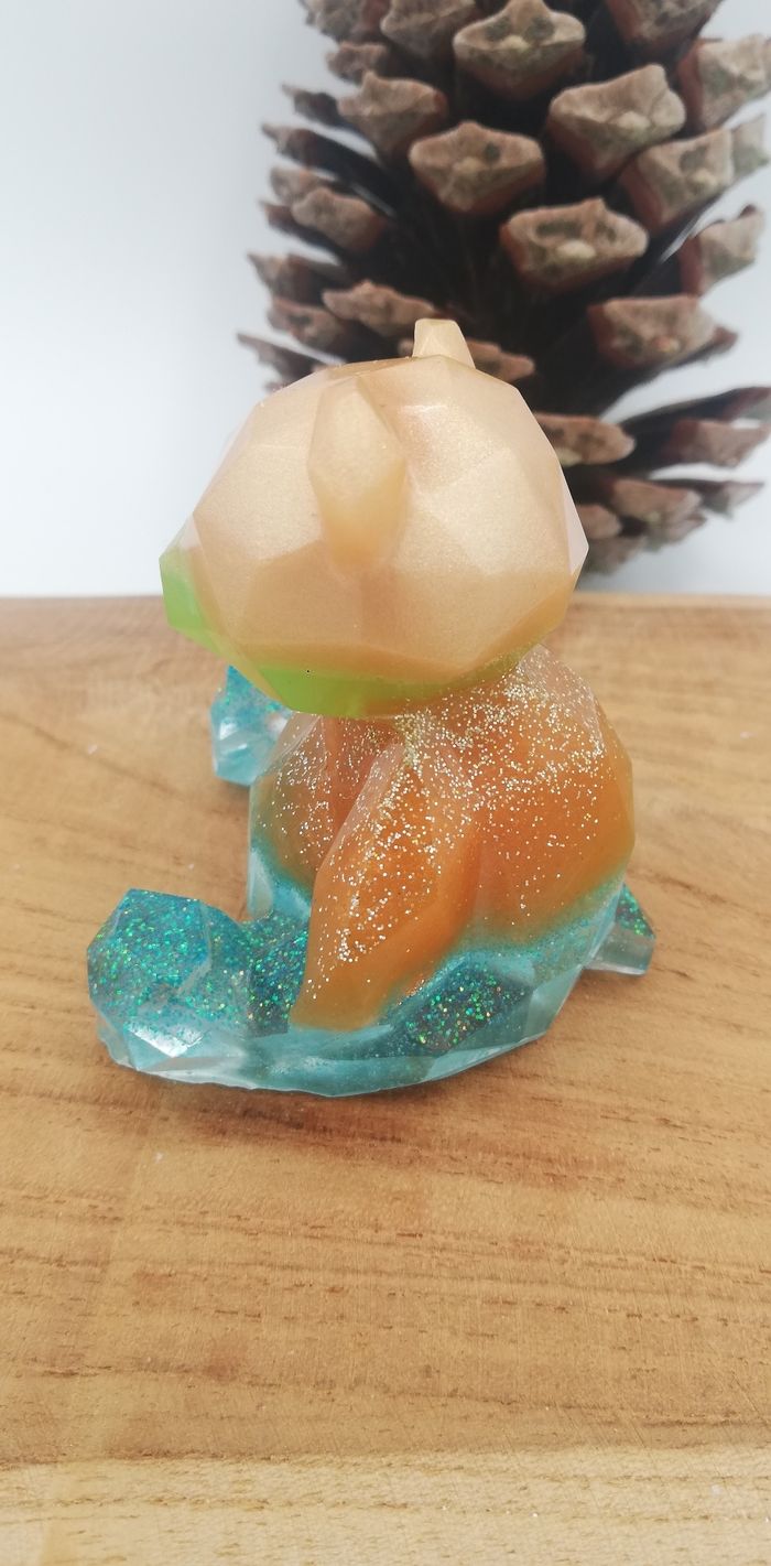 Ourson assis en résine - photo numéro 2