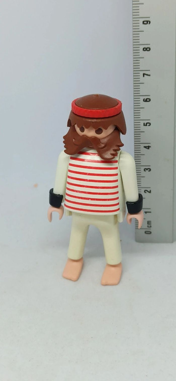 Homme fort du cirque vintage avec haut rayé rouge et blanc playmobil