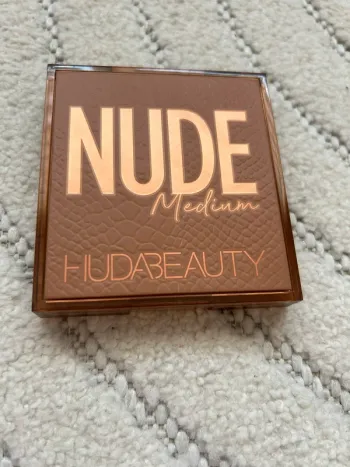 Palette Huda Beauty Nude Médium