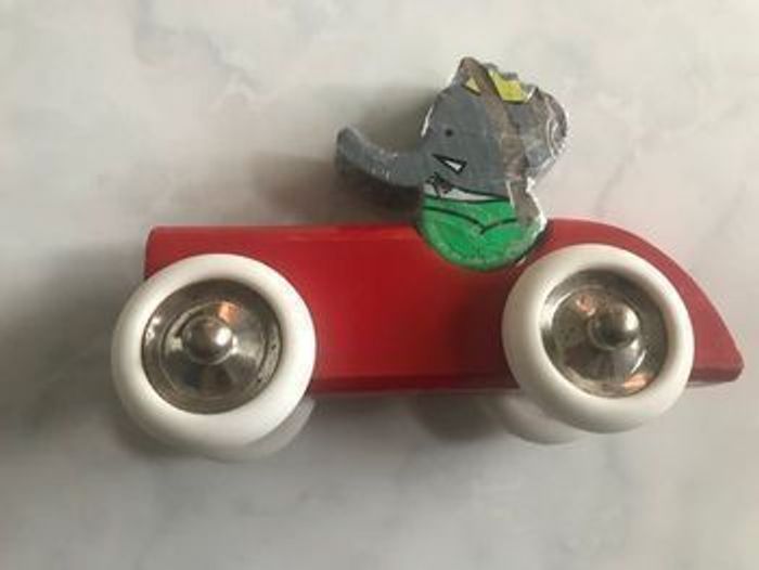 Voiture de collection babar Vilac