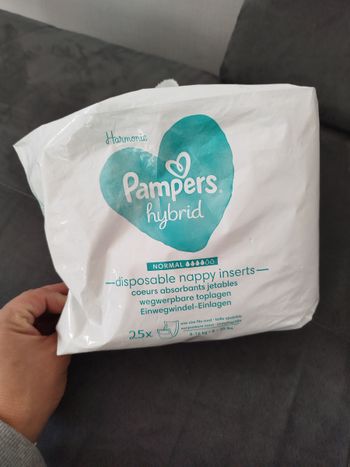 Couche Pampers hybride