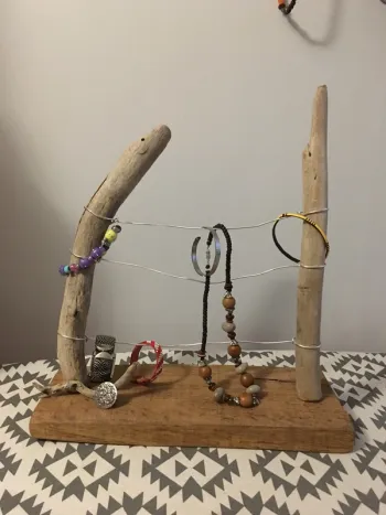 Porte bijoux en bois
